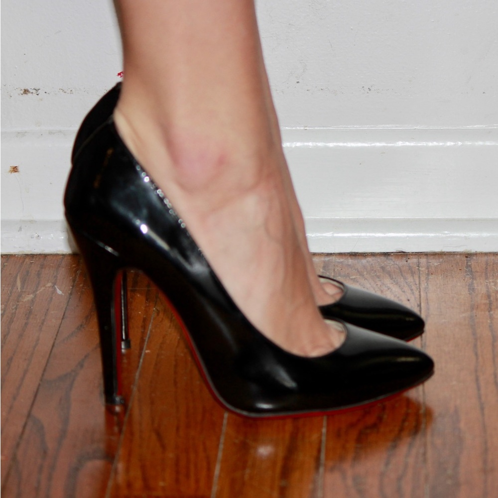 Christian Louboutin ‘So Kate’ Patent Red Sole Pump - Size 39 EU